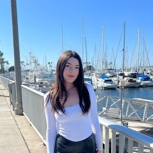 Meet your Posher, Brooke